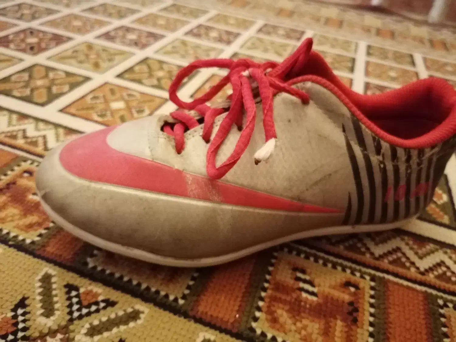 کفش فوتبال چمنی|تجهیزات ورزشی|گنبد کاووس, |دیوار