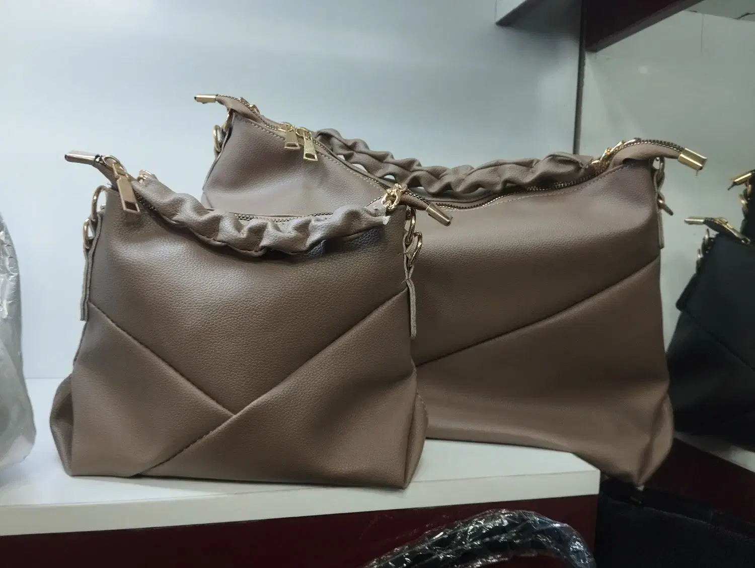 کیف وکفش سه گام|کیف، کفش، کمربند|قم, نیروگاه|دیوار