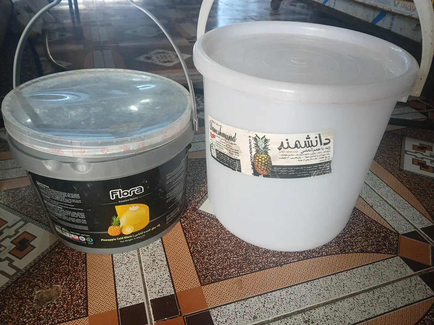 سطل خالی دبه|ظروف نگهدارنده، پلاستیکی، یکبارمصرف|بیله سوار, |دیوار