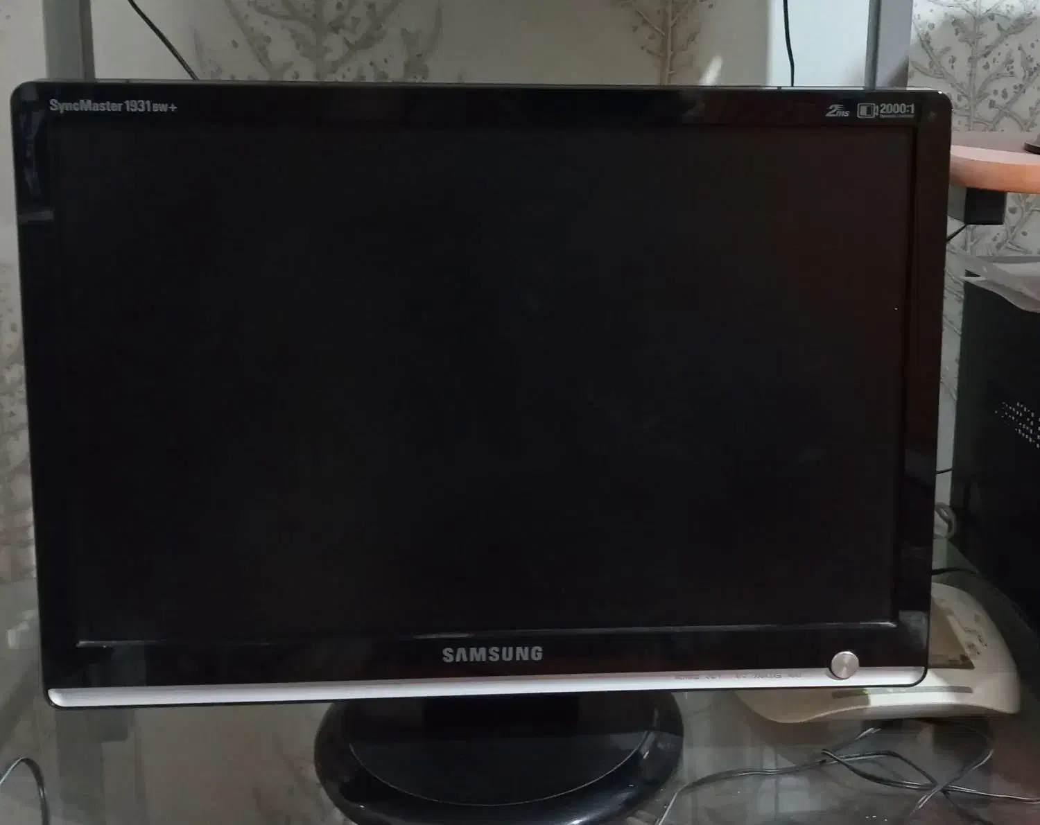 مانییتور ، کیس ،اسپیکر + میز کامپیوتر|رایانه رومیزی|سمنان, |دیوار