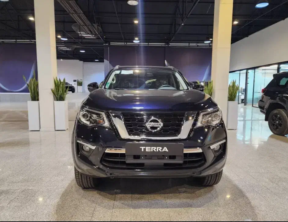 نیسان ترا|خودرو سواری و وانت|تهران, حکمت|دیوار