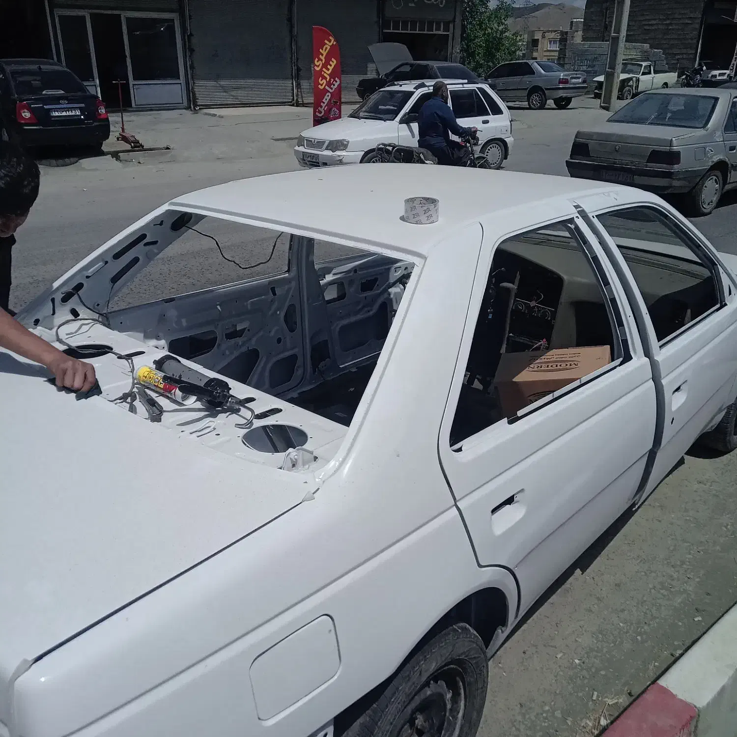 شیشه اتومبیل اشرفی(نایسر، نقدواقساط)|خدمات موتور و ماشین|سنندج, |دیوار