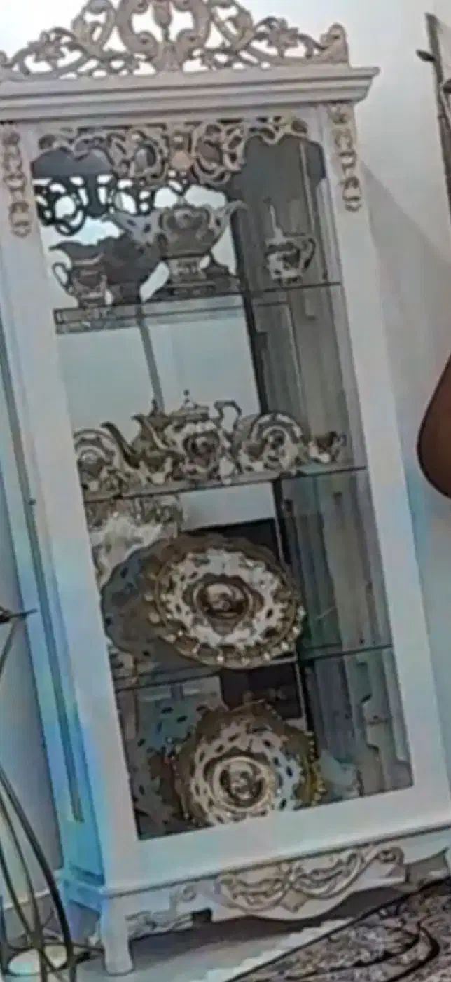 بوفه سفید بدون لوازم هاش|بوفه، ویترین، کنسول|تربت‌حیدریه, پائین ولایت|دیوار