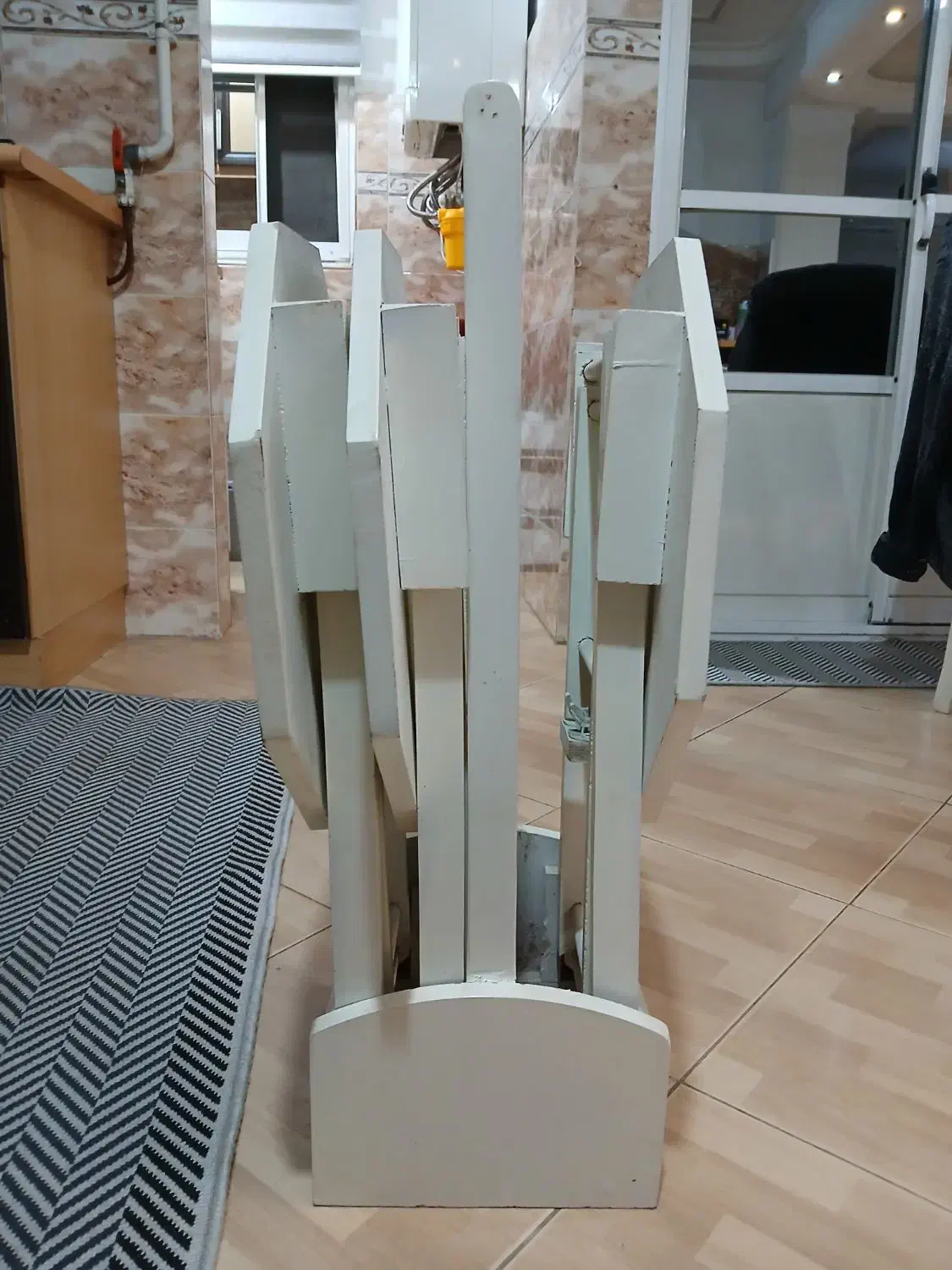 پذیرایی|مبلمان خانگی و میز عسلی|رشت, لاکانی|دیوار