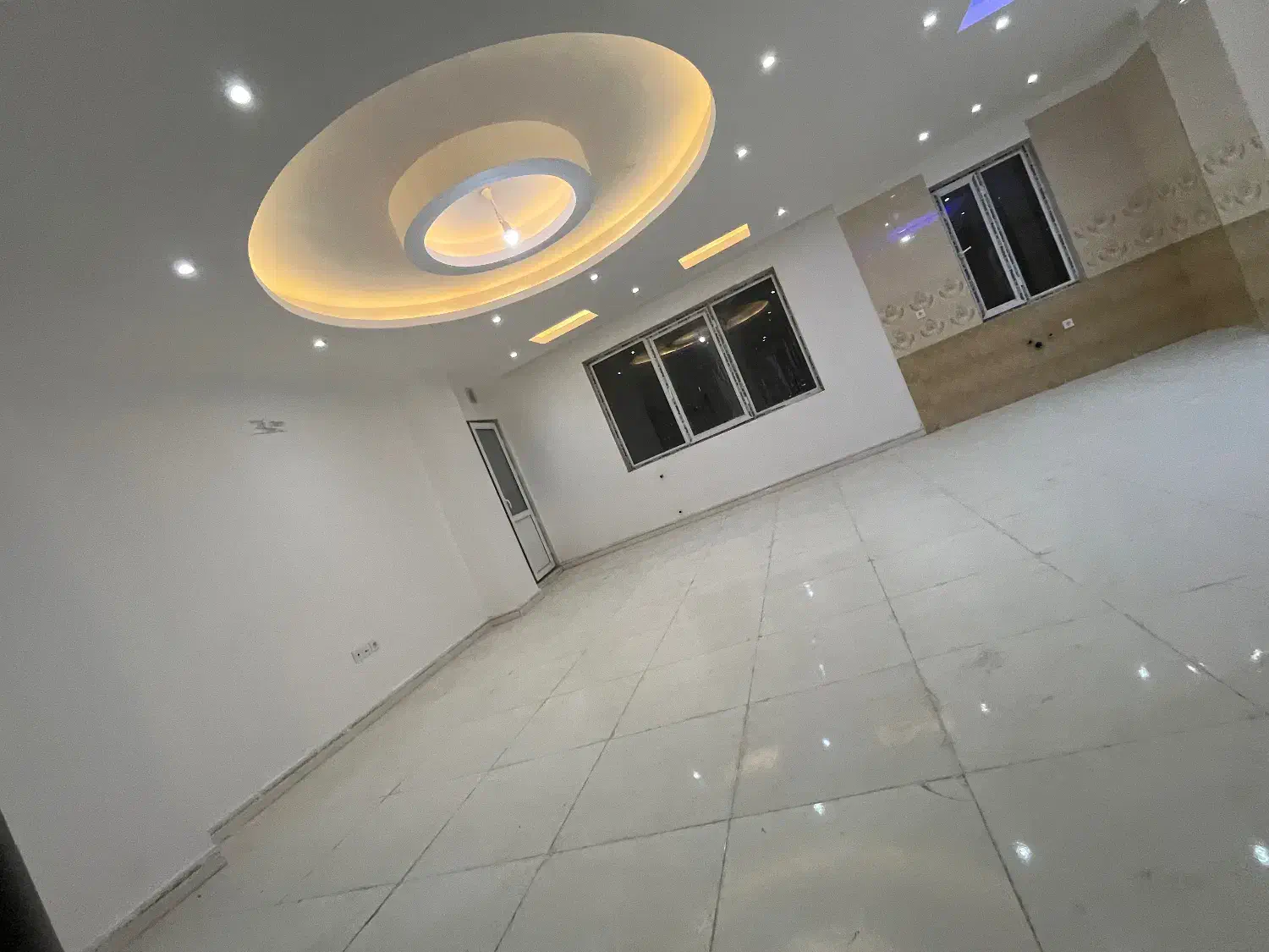 فروش واحد ۱۰۰ متری اونم تو شهرک وحدت|فروش آپارتمان|اشتهارد, |دیوار