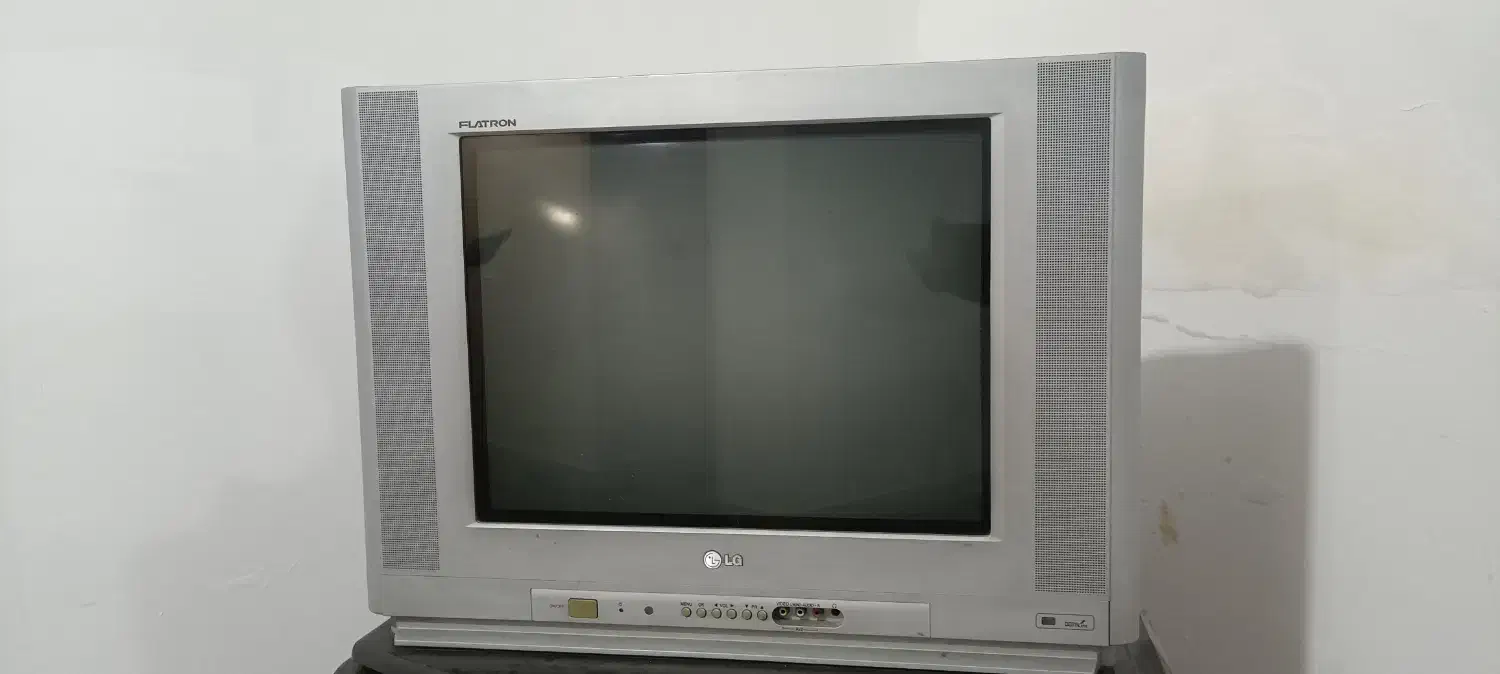 تلویزیون ۲۰ اینچ ال جی، به همراه کنترل|تلویزیون و پروژکتور|گرگان, |دیوار