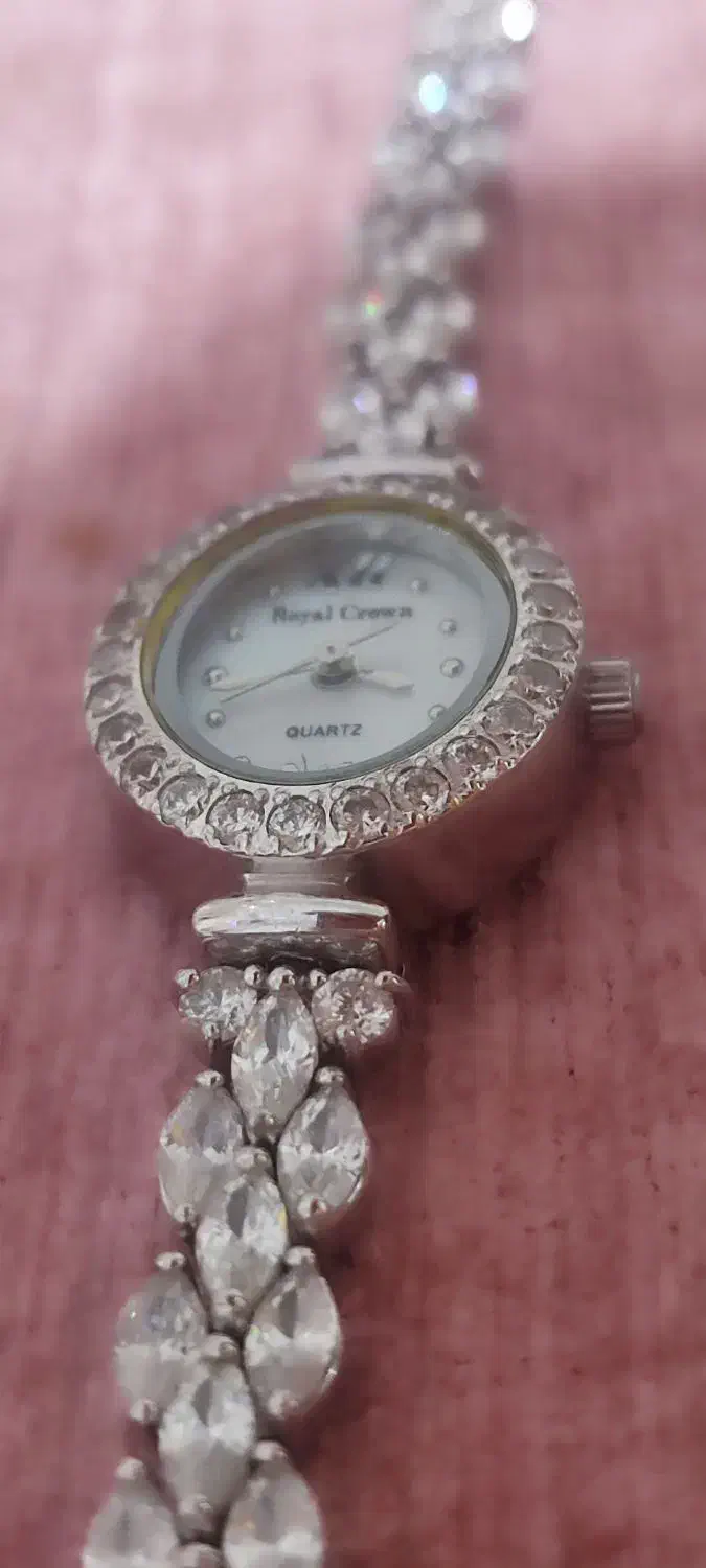 ساعت نقره|ساعت|مینودشت, |دیوار