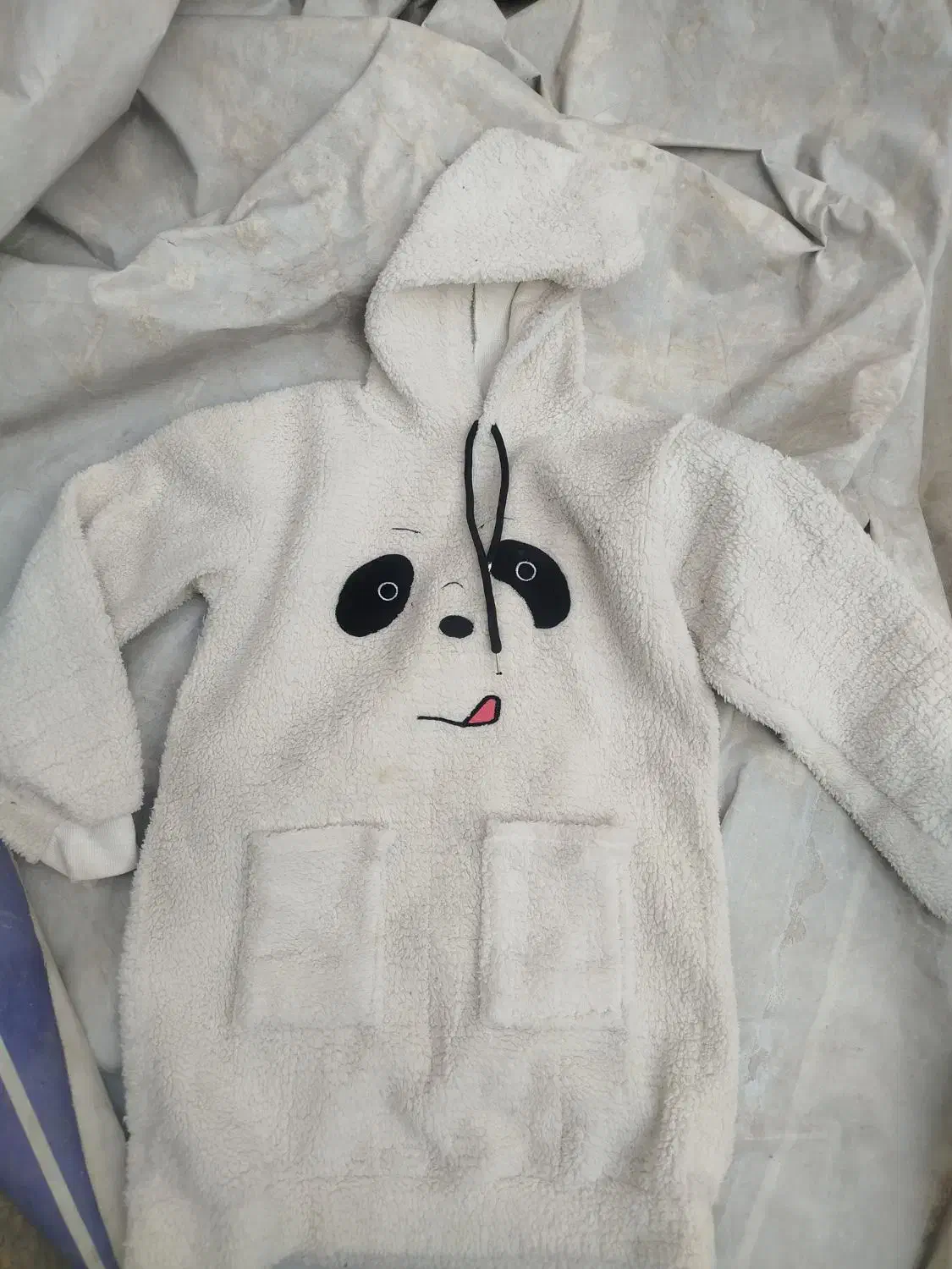 تاناکور|لباس|سبزوار, نواب صفوی|دیوار