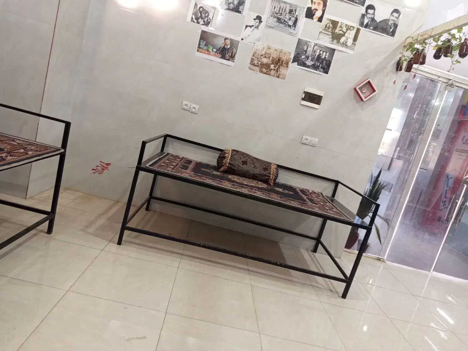 تخت|تخت و سرویس خواب|شیراز, بید زرد|دیوار