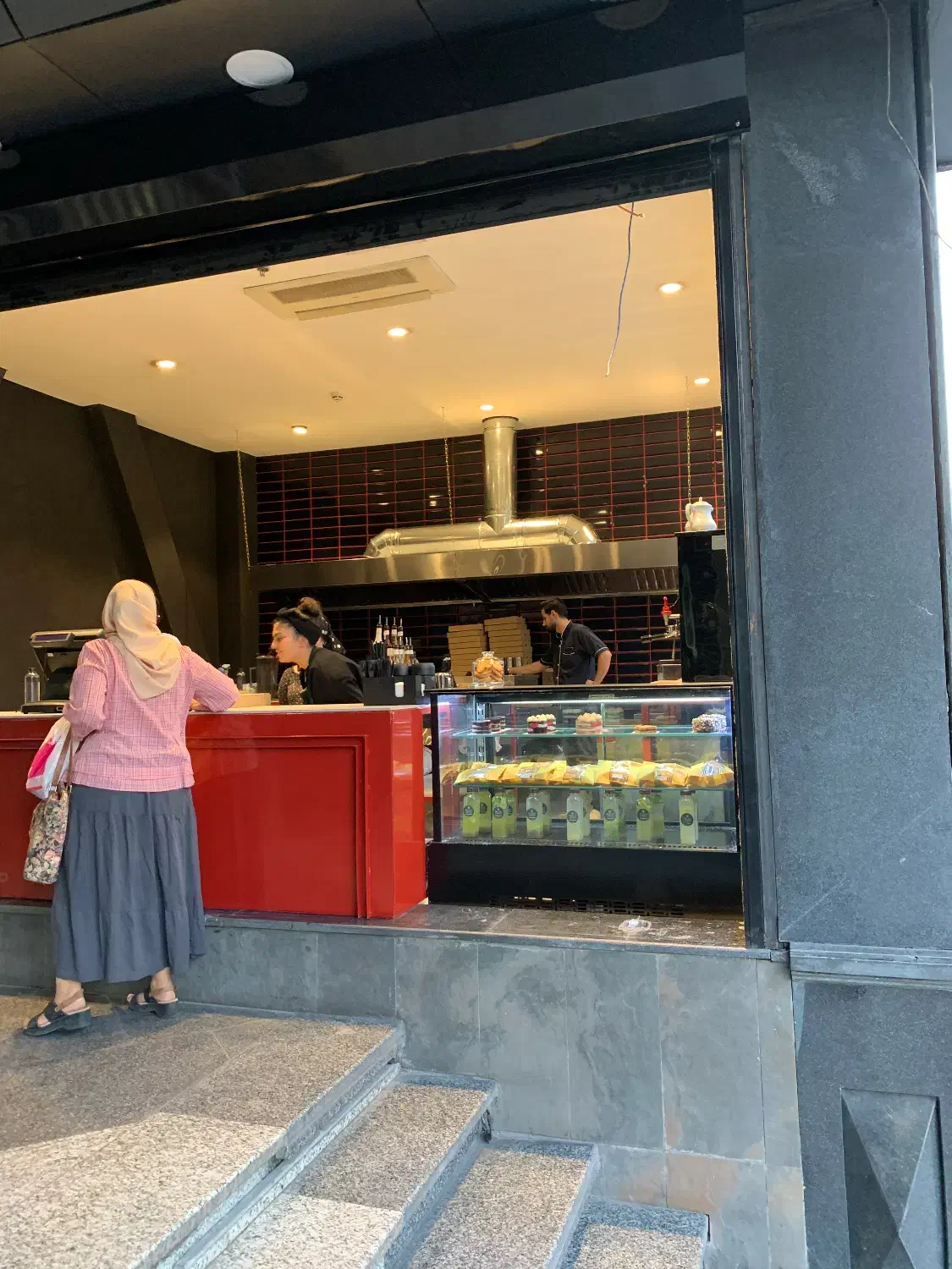 پیتزا زن|استخدام خدمات فروشگاه و رستوران|تهران, میرداماد|دیوار