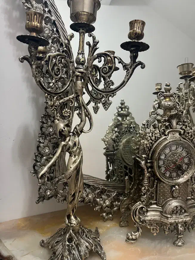 اینه و کنسول وشمعدانی و ساعت طرح برنز|بوفه، ویترین، کنسول|کرمانشاه, |دیوار