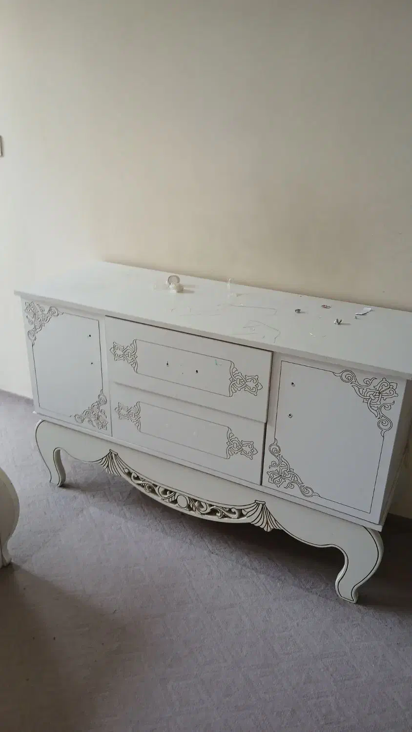 تخت و کمد|تخت و سرویس خواب|اقبالیه, |دیوار