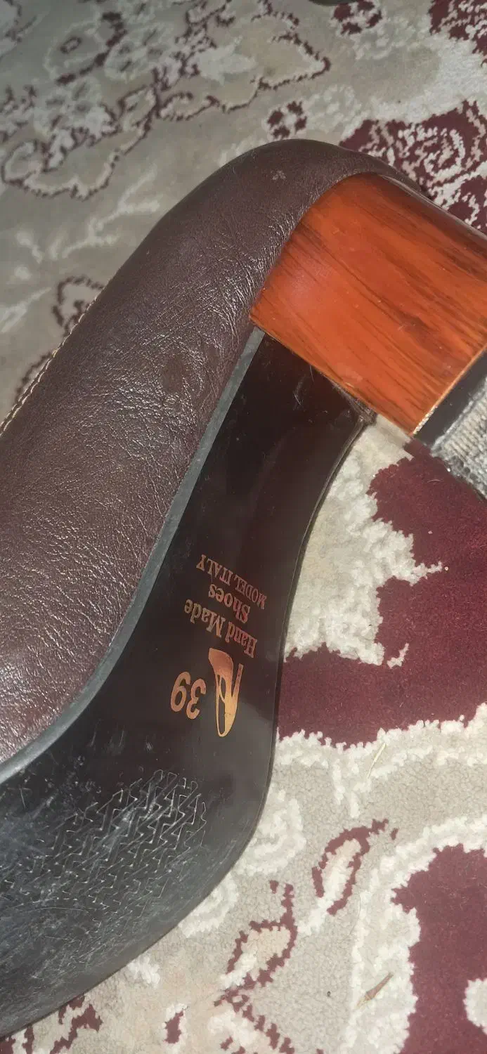 کفش|کیف، کفش، کمربند|رشت, بیجارپس|دیوار