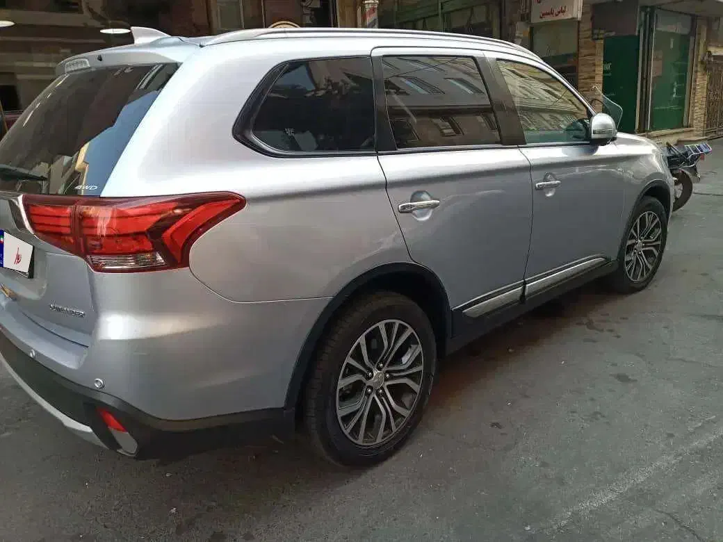 میتسوبیشی اوتلندر ۲۰۱۷ تیپ ۵|خودرو سواری و وانت|تهران, گیشا|دیوار