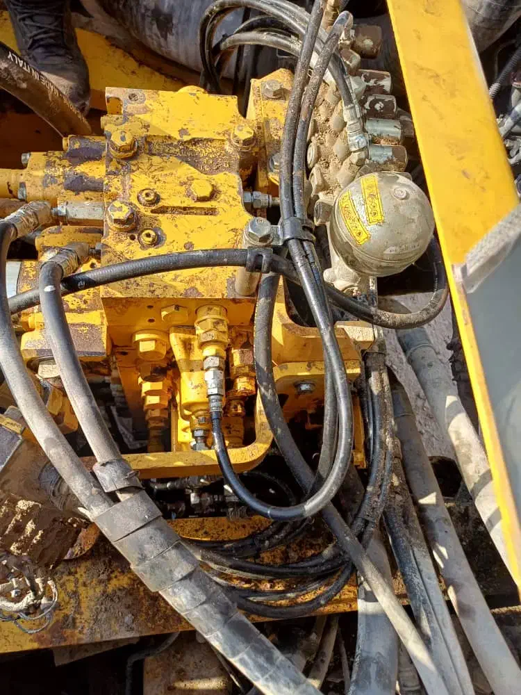 مرکز تخصصی تعمیر بیل مکانیکی و لودر و گریدر|خدمات موتور و ماشین|کرمان, |دیوار