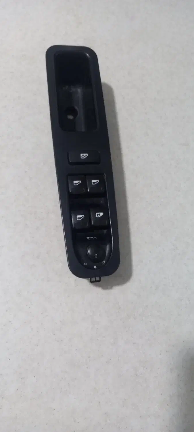 کلید بالابر شیشه دنا پلاس فابریک|قطعات یدکی و لوازم جانبی|تهران, شهرک ولیعصر جنوبی|دیوار