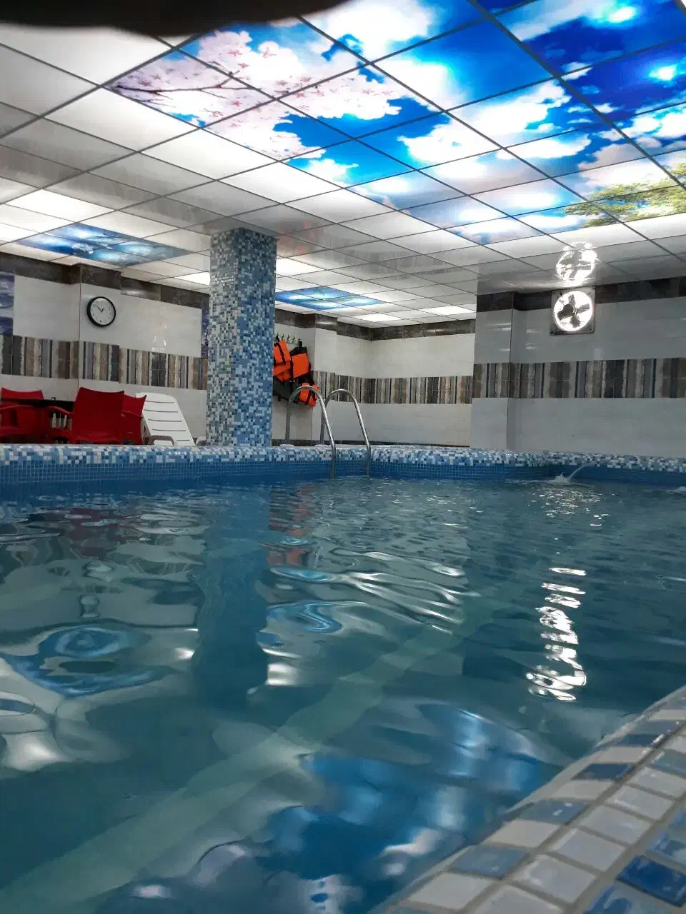 اجاره روزانه/هفتگی/ماهانه ویلا ۳۰۰ متری|اجارهٔ کوتاه‌مدت ویلا و باغ|رامسر, |دیوار