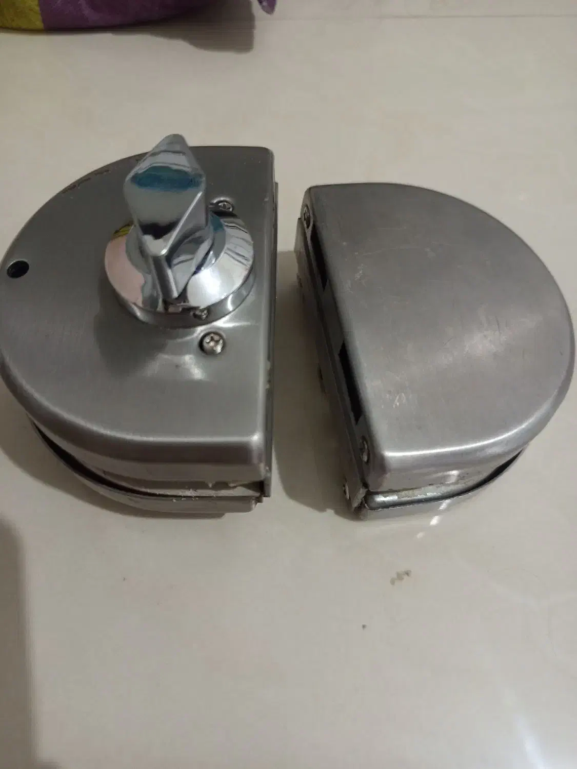 قفل درب شیشه ای|لوازم سرویس بهداشتی|ورامین, ورامین|دیوار