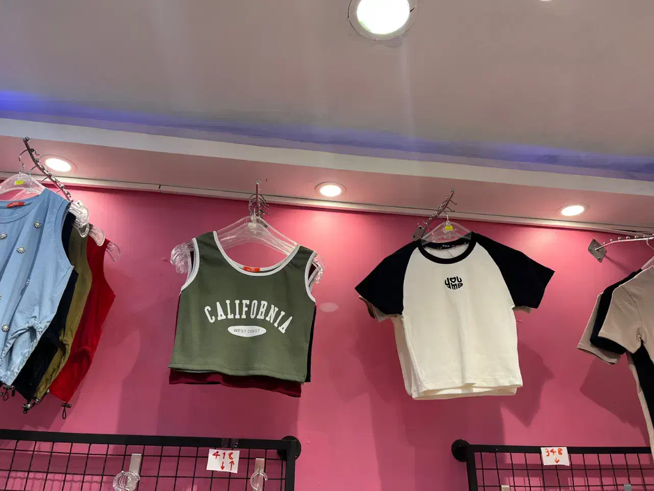 فروش یکجا تعداد۱۵۰ تکه لباس زنانه فوری|لباس|تهران, جوانمردان (اندیشه)|دیوار