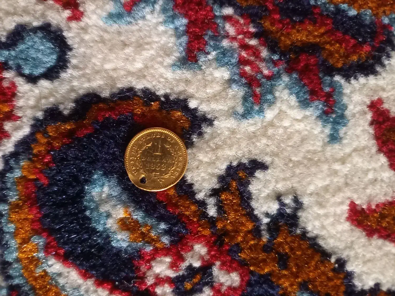 سکه و دلار وتمبر کلکسینی|کلکسیون سکه، تمبر، اسکناس|صحنه, |دیوار