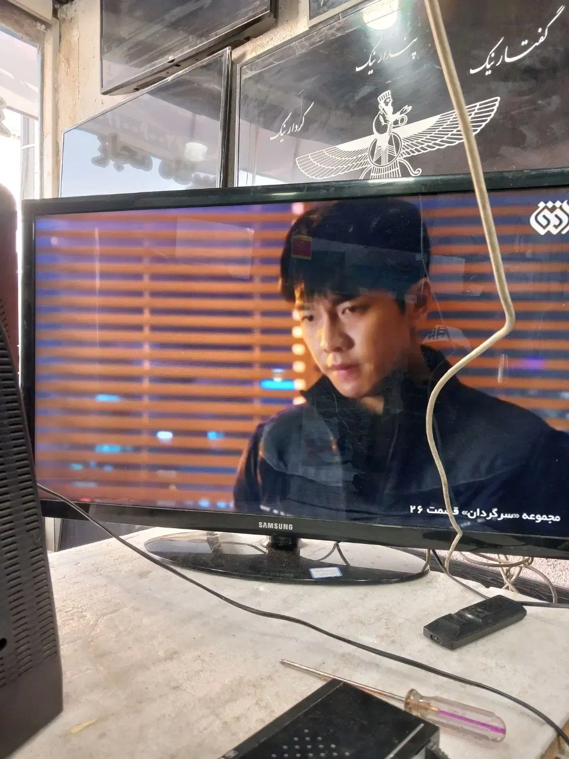 تلویزیون ۴۰ اینچ سامسونگ بسیار تمیز|تلویزیون و پروژکتور|ملایر, |دیوار