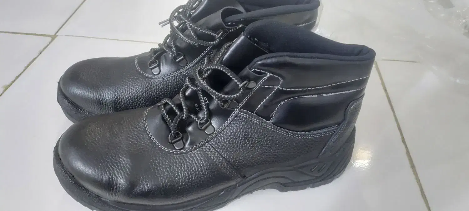 پوتین ایمنی|کیف، کفش، کمربند|سرپل ذهاب, |دیوار