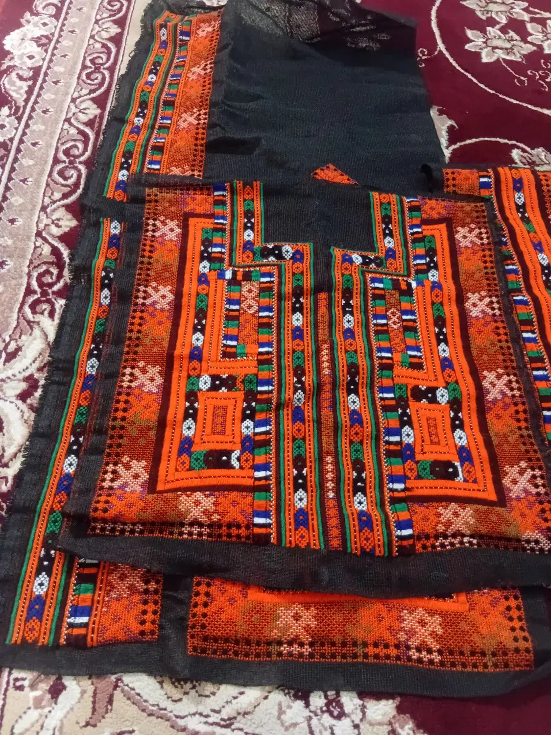 زی استین|لباس|ایرانشهر, |دیوار