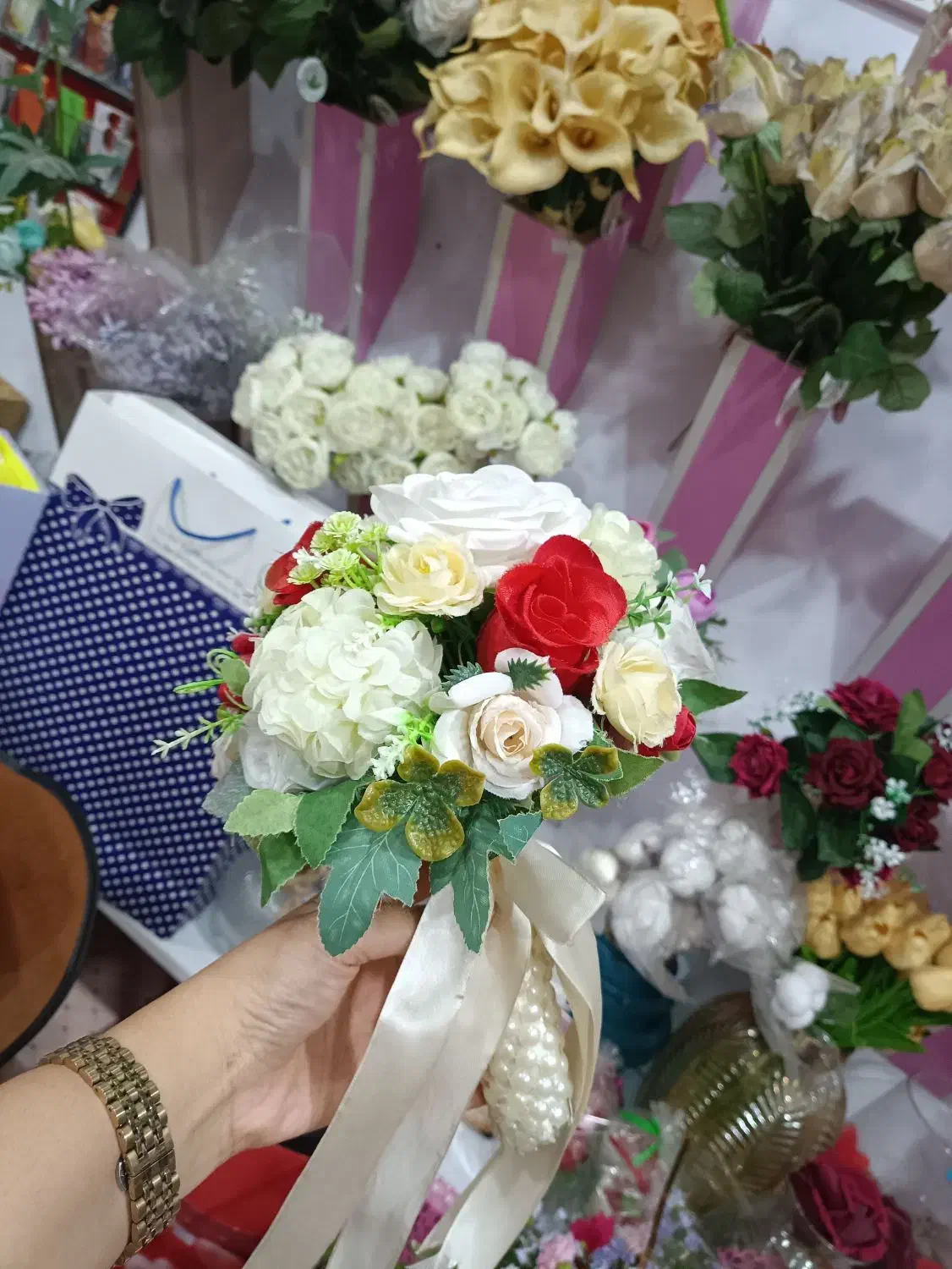 دسته گل عروس زیبا و شیک|گل مصنوعی|بوشهر, |دیوار