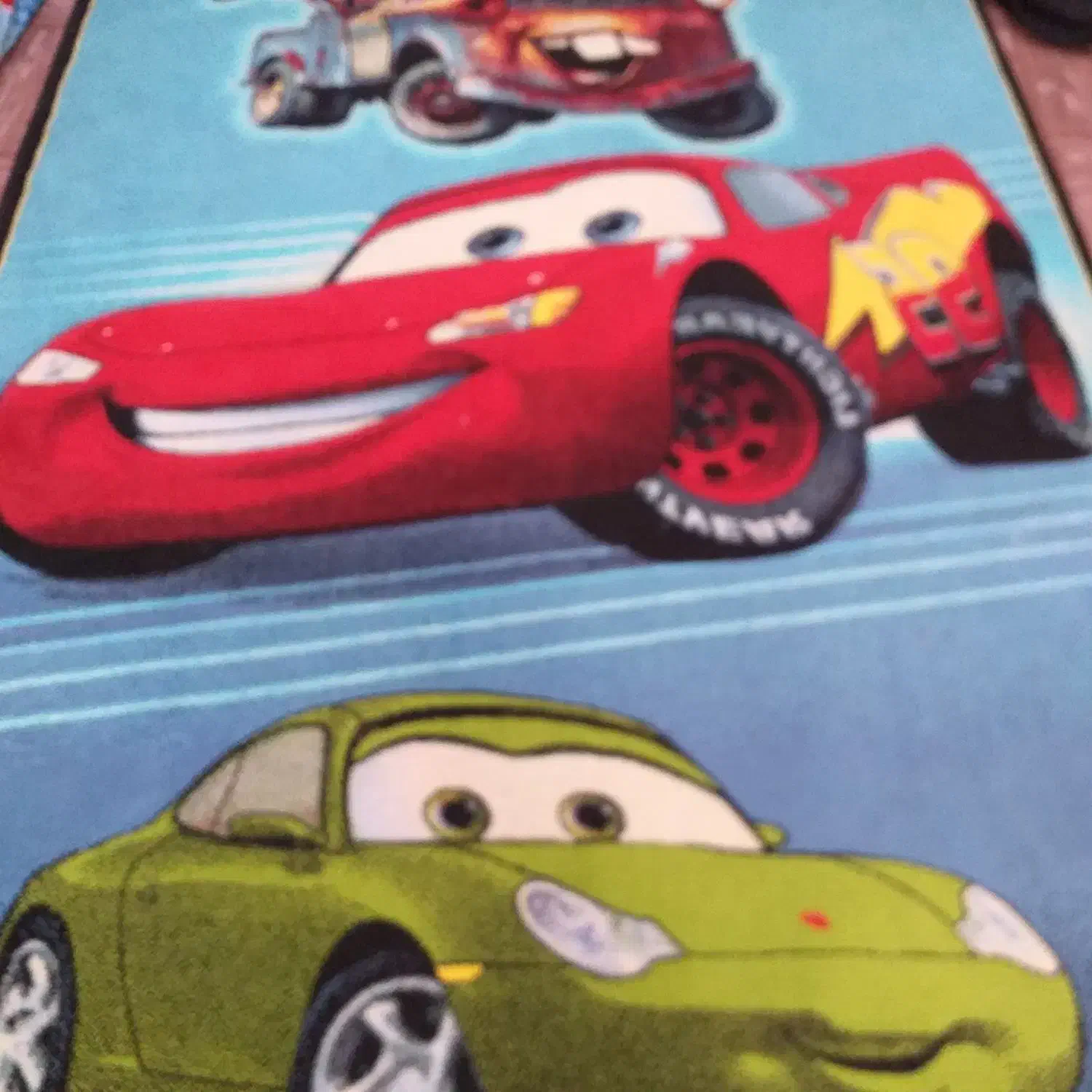 فرش اتاق بچه|فرش|هشتگرد, هشتگرد قدیم|دیوار