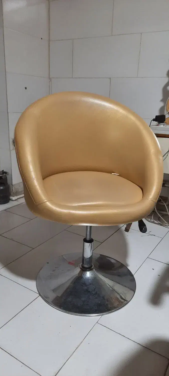 صندلی اصلاح صندلی کپ و پاف باکس دار|آرایشگاه و سالنهای زیبایی|فردیس, فردیس|دیوار