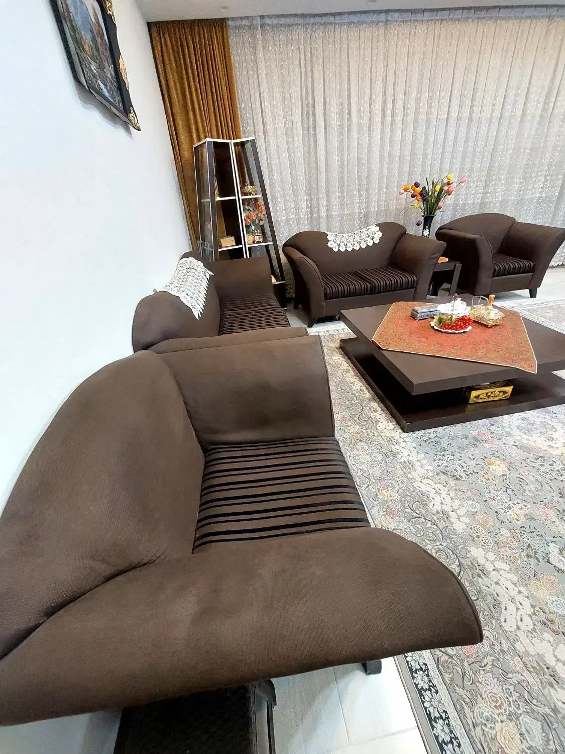 مبل هفت نفره همراه با میز وسط|مبلمان خانگی و میز عسلی|مشکیندشت, |دیوار