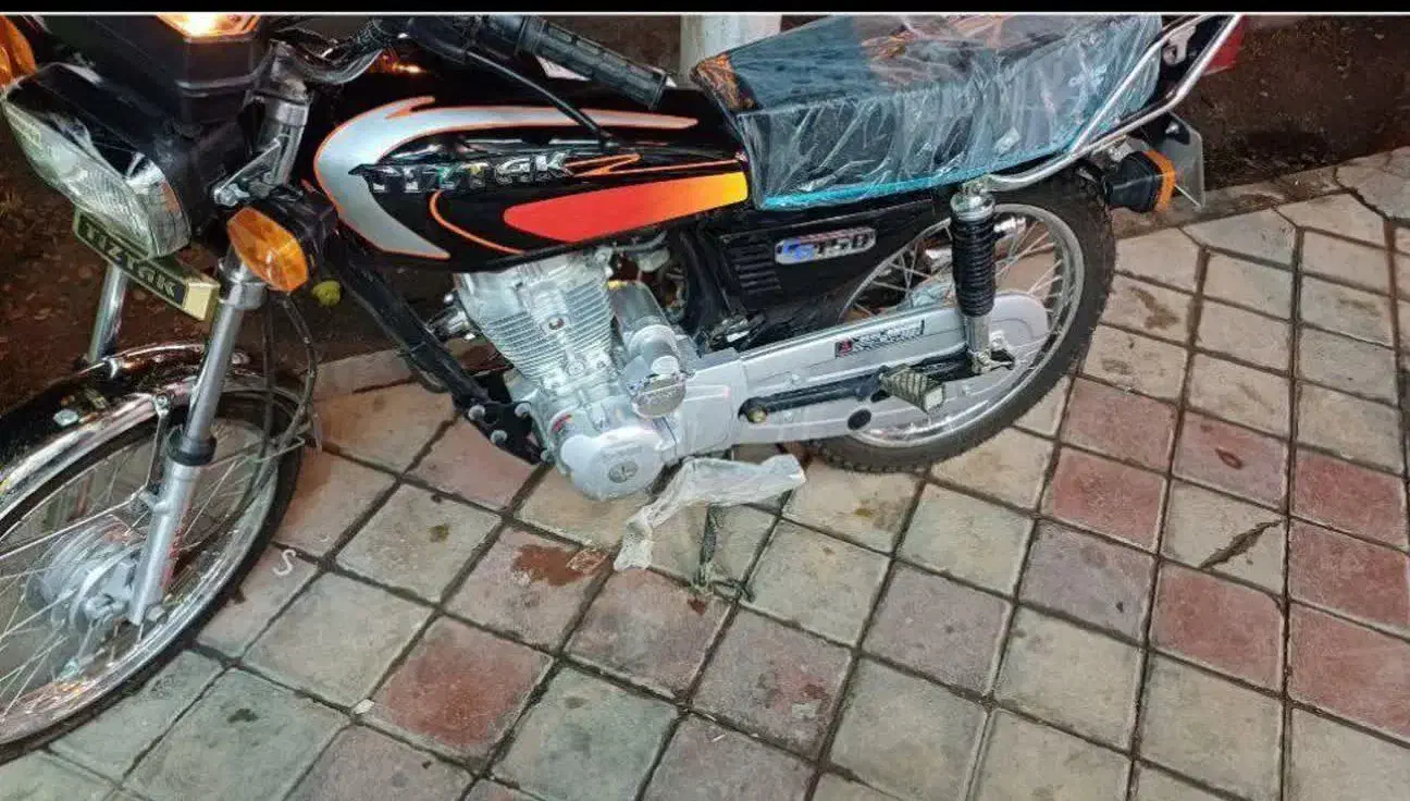 موتور150هوندا کاربراتوری مدل 95صفرخشک قسطی استارتی|موتورسیکلت|خمینی‌شهر, |دیوار