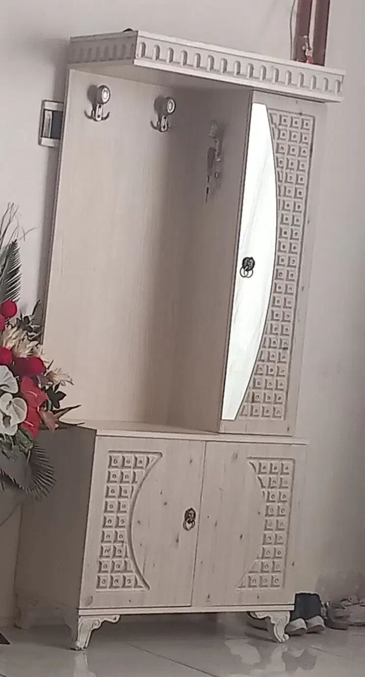 جاکفشی|جاکفشی، کمد، دراور|چناران, |دیوار