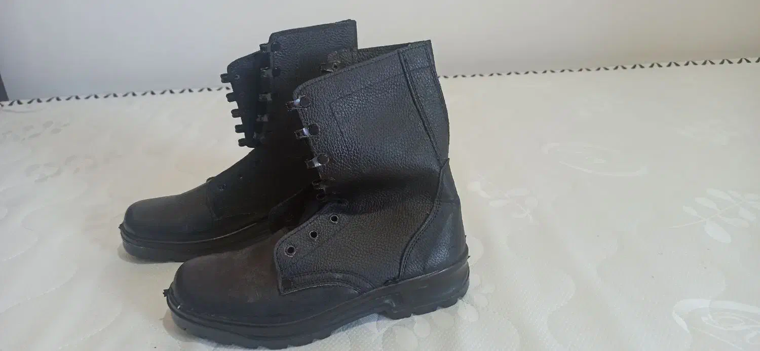 پوتین|کیف، کفش، کمربند|گرگان, |دیوار