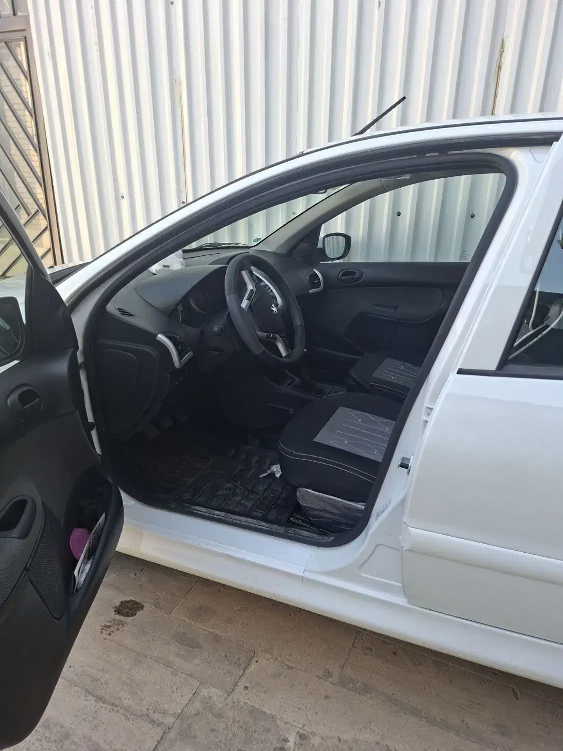 207 مدل 1404|خودرو سواری و وانت|اصفهان, دشتستان|دیوار