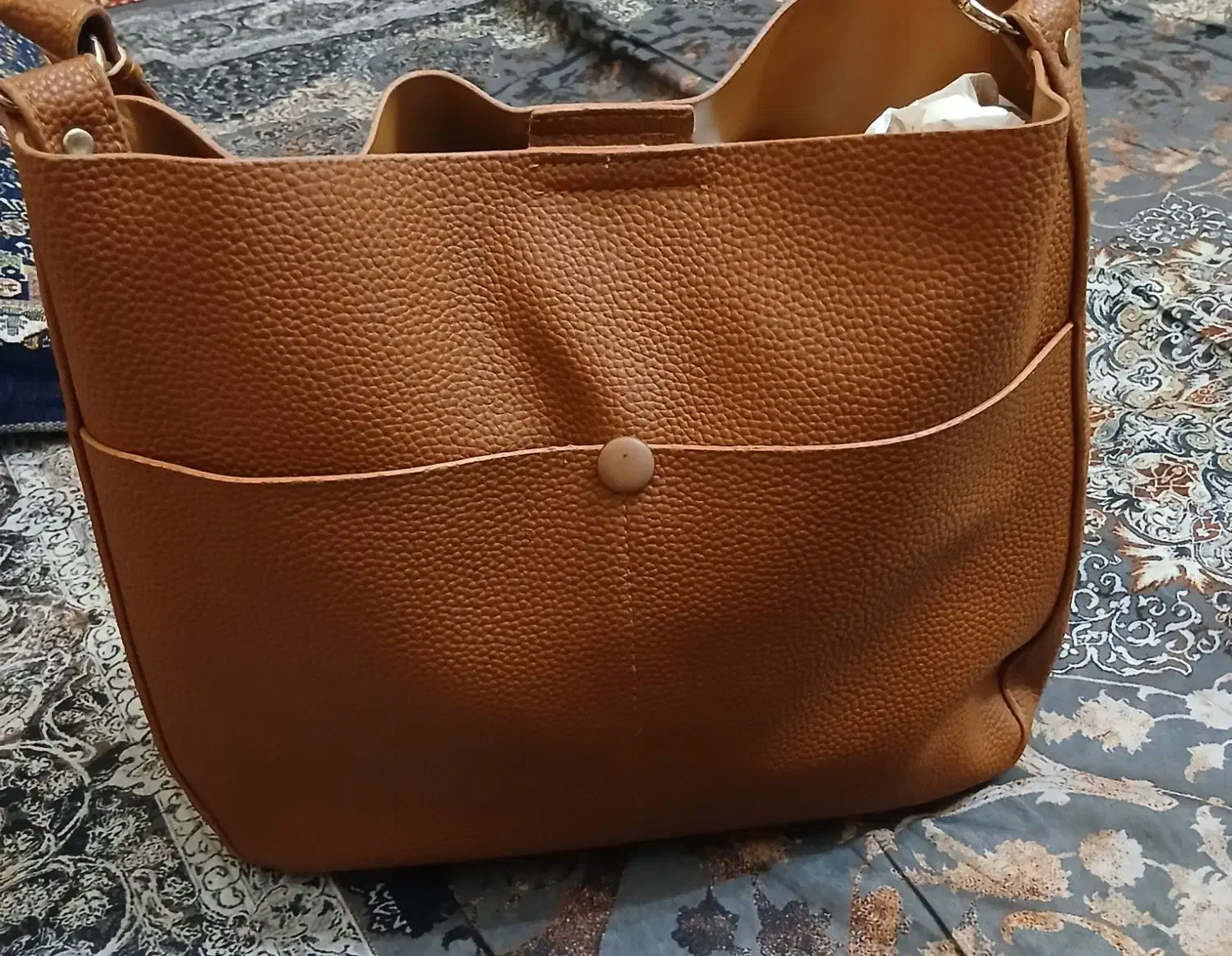 کیف در حد نو|کیف، کفش، کمربند|پرند, فاز ۵|دیوار