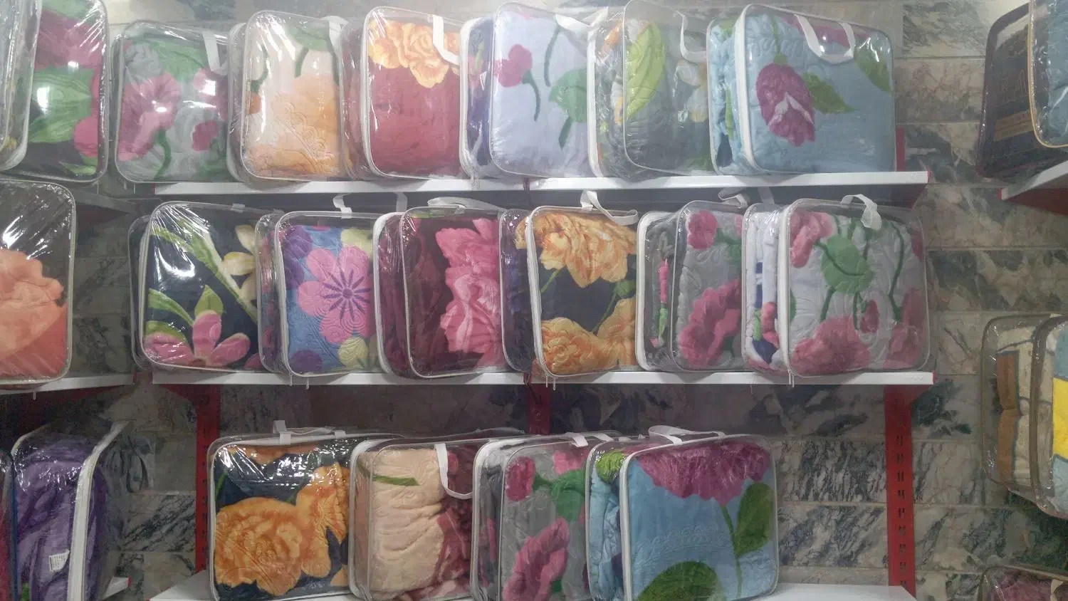 مغازه|رختخواب، بالش، پتو|مشهد, طبرسی شمالی|دیوار