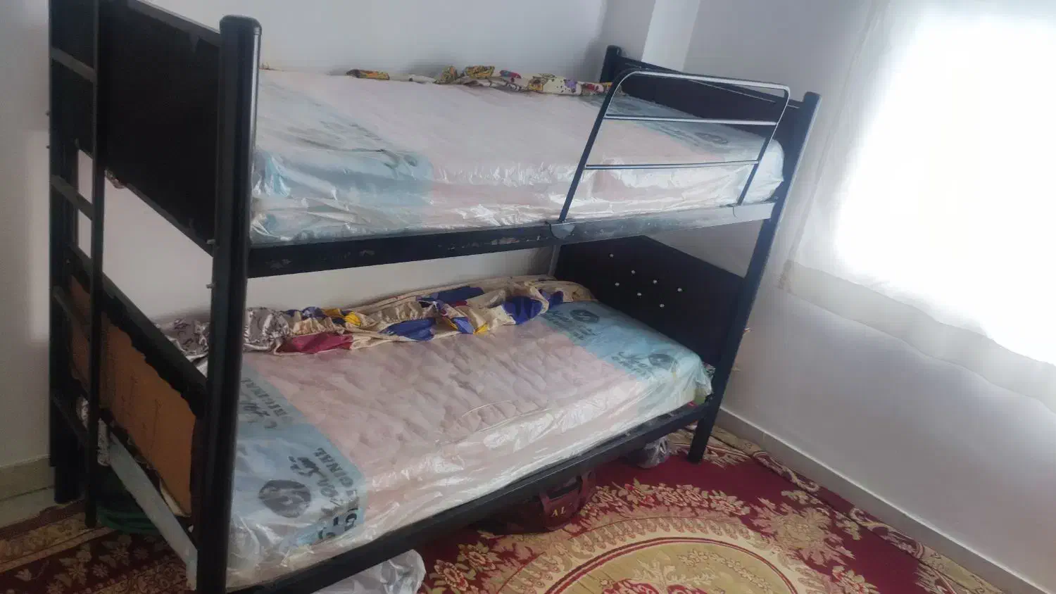 تخت وتشک|تخت و سرویس خواب|رامیان, |دیوار