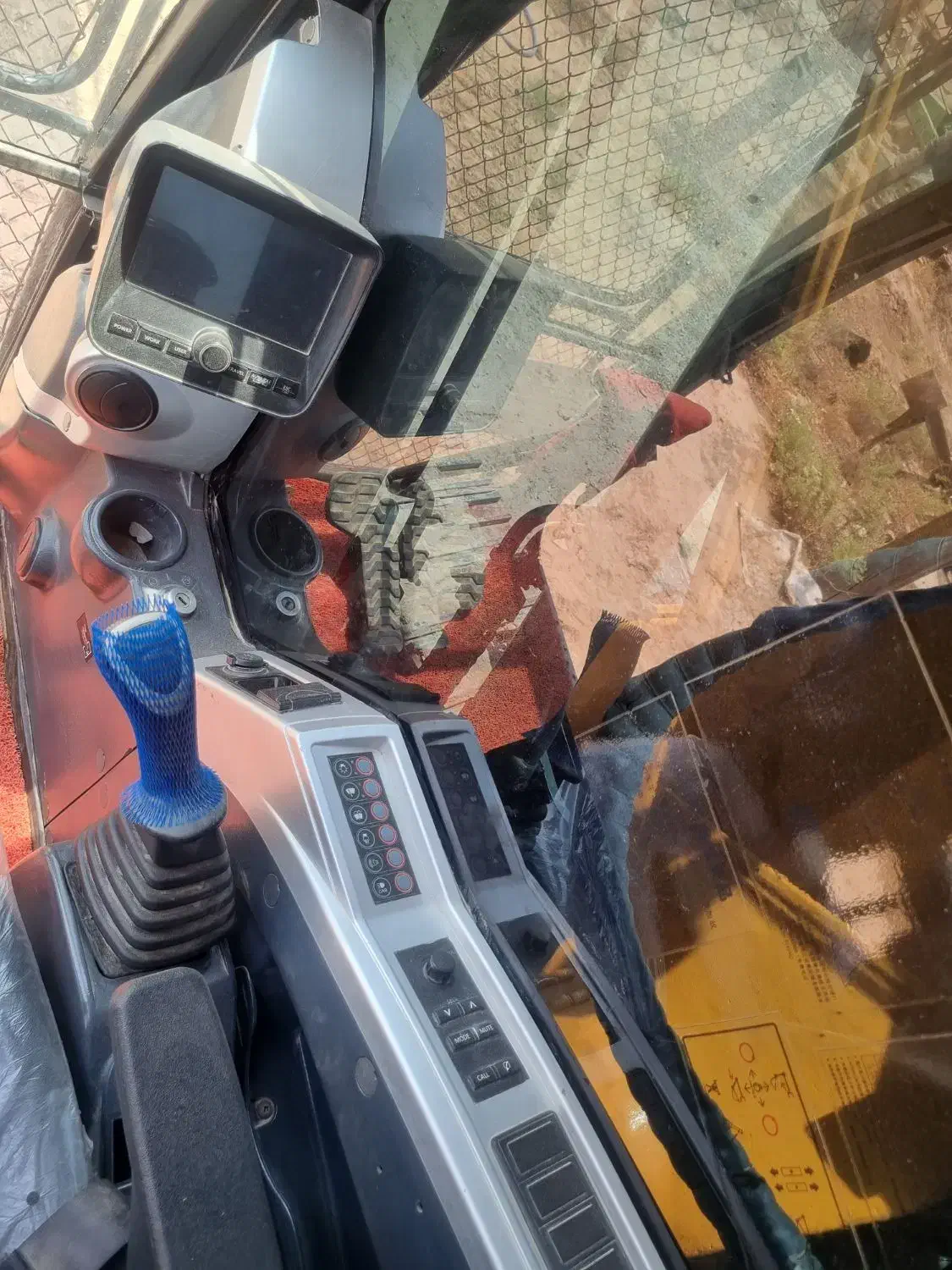 بیل مکانیکی هیوندای ۲۲۰ خط ۹ اروندی|خودرو سنگین|اهواز, ۲۴ متری|دیوار