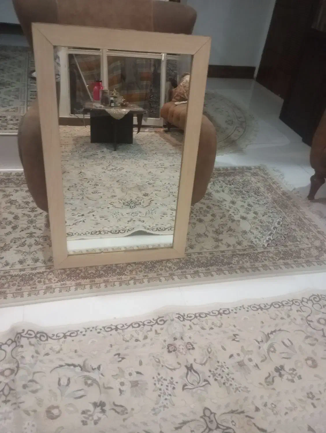 آینه در حد نو|آینه|شیراز, کوی وحدت|دیوار