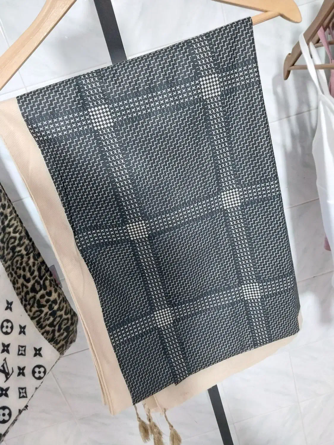 شال|لباس|بجنورد, |دیوار