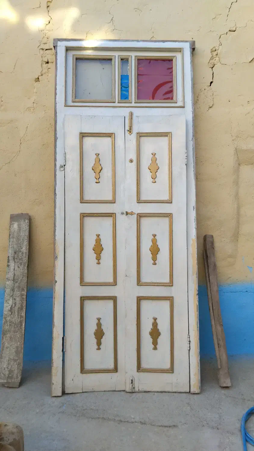 در قدیمی|کلکسیون اشیاء عتیقه|شیراز, سیاه سنگ|دیوار