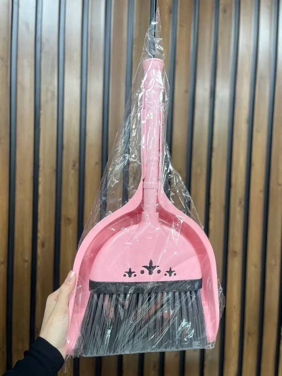 لازم خانه|ظروف پخت‌وپز|نیشابور, هفده شهریور|دیوار