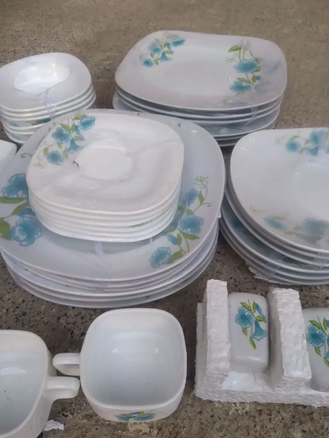 سرویس ارکوپال ۶ نفره نو نو|ظروف سرو و پذیرایی|نیشابور, بنیاد شهید|دیوار