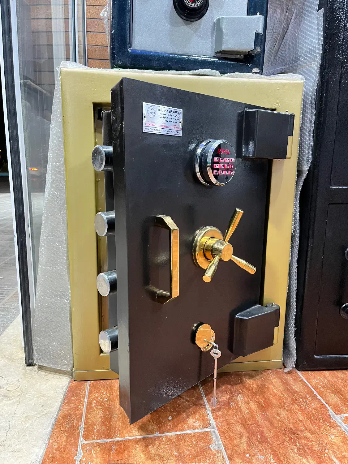 گاوصندوق سوپر دیجیتال نمام سفارشی ساخت|ابزارآلات|میبد, |دیوار