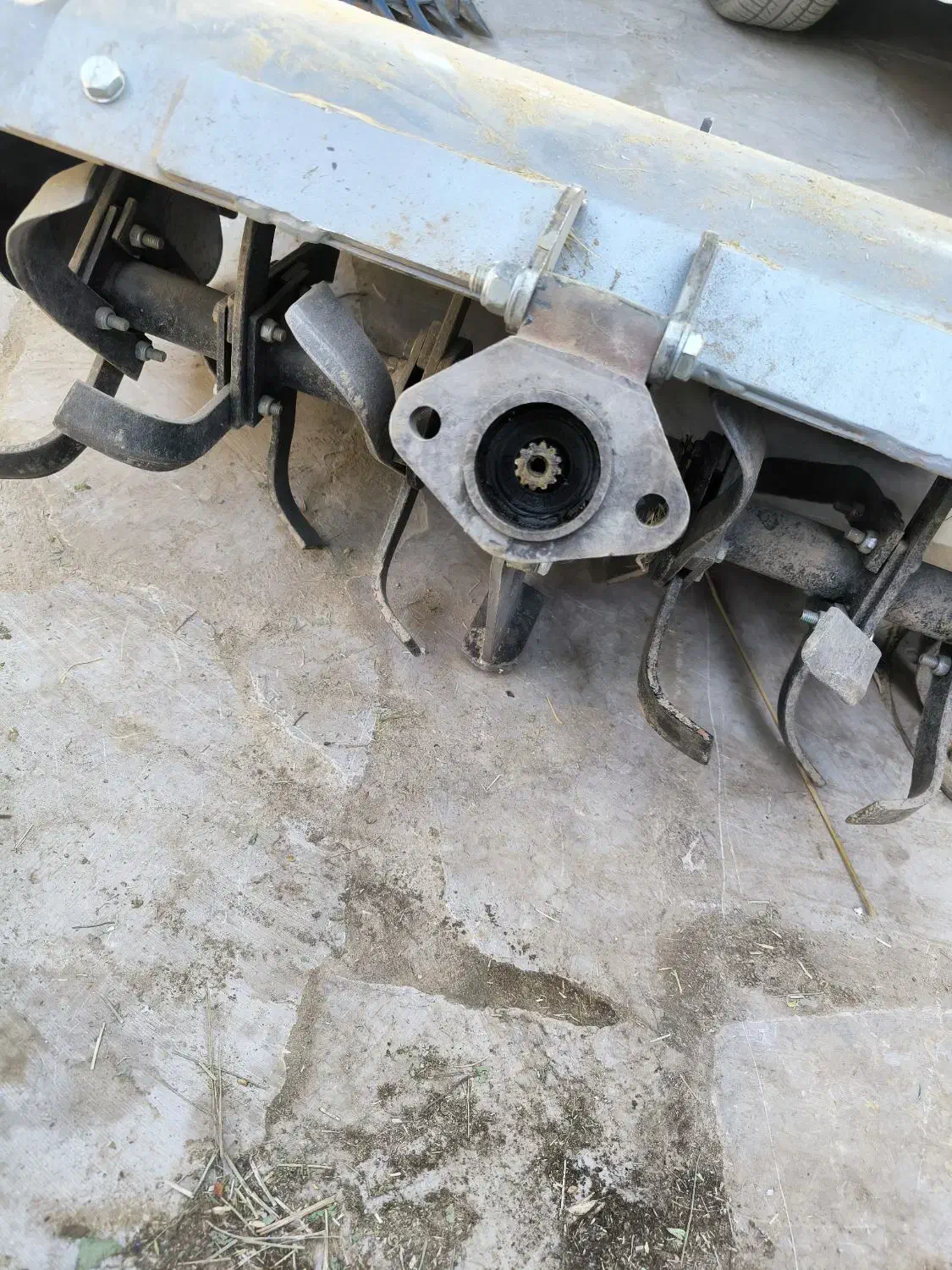 یونجه زن و رتیواتور|ماشین‌آلات صنعتی|مرودشت, تخت جمشید|دیوار