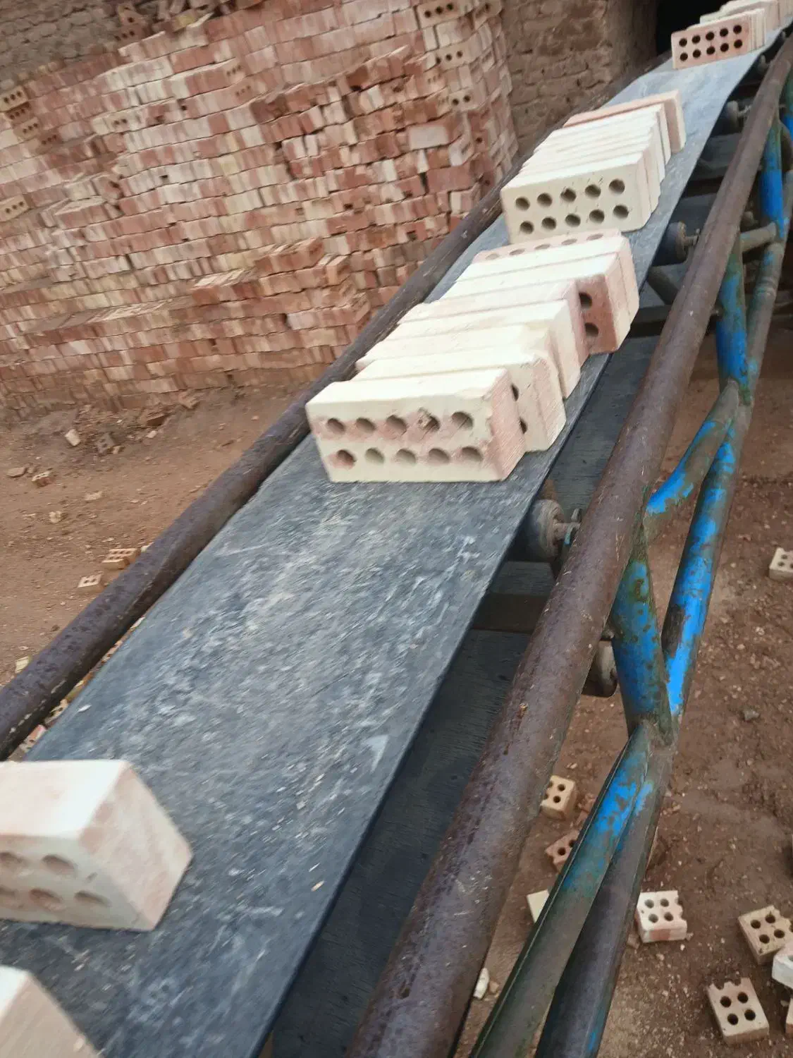 ماسه نخاله شن پوکه سنگ پی|خدمات حمل و نقل|تبریز, |دیوار