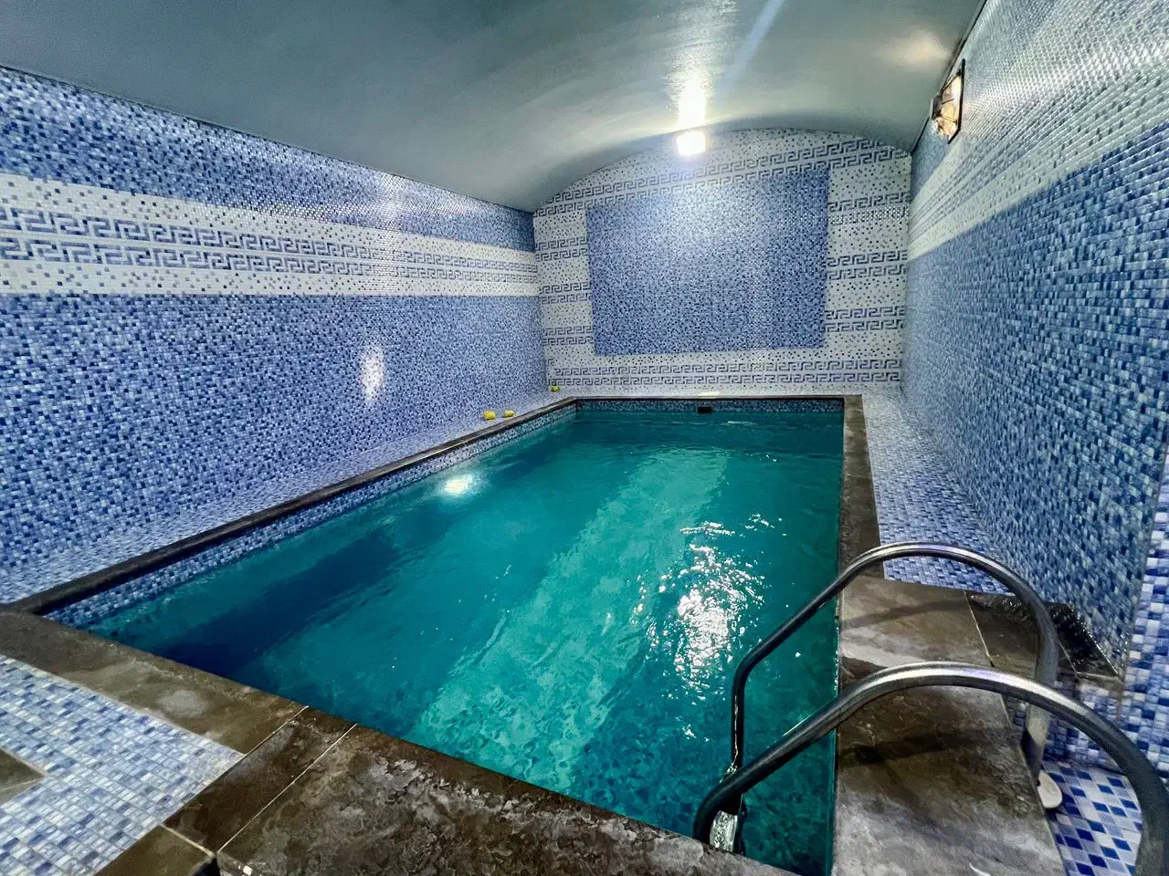 ویلا استخر دار ساحلی|اجارهٔ کوتاه‌مدت ویلا و باغ|رامسر, |دیوار