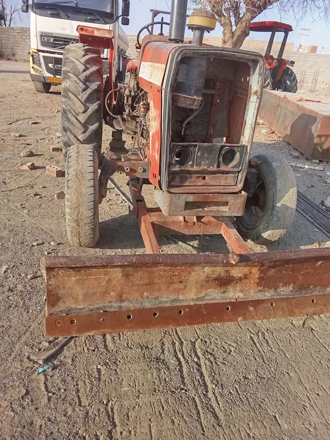 تراکتور ۲۸۵مدل۷۳|خودرو سنگین|ایرانشهر, |دیوار