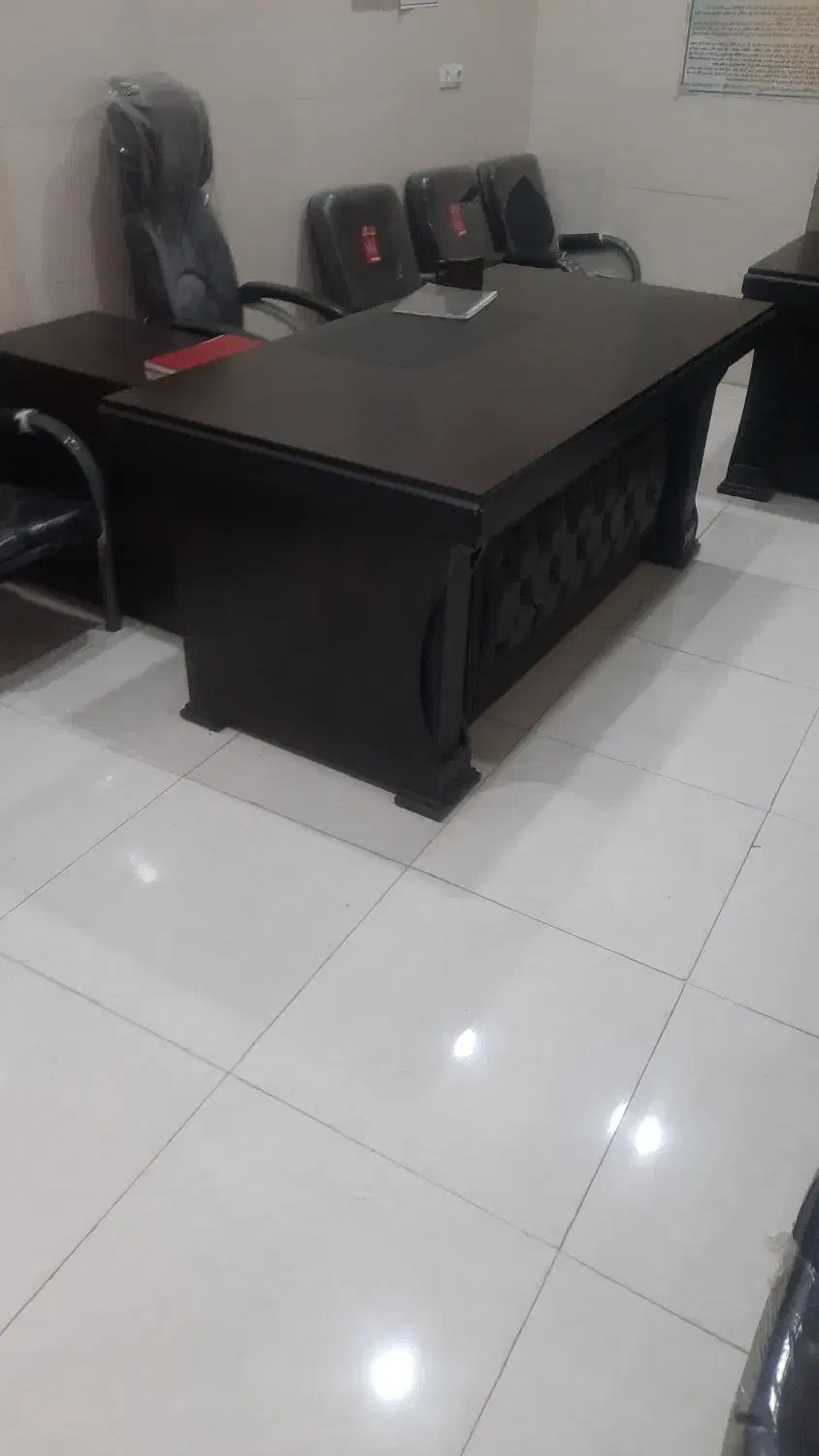 یک عدد میز اداری با شش تا صندلی|دفتر کار|کرمان, |دیوار